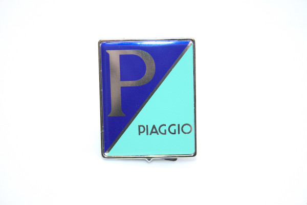 Emblem PIAGGIO Kaskade 4-eckig zum Stecken Vespa LX, LXV, Vespa S, GTS und GTV, sowie alle zur GTS.JPG